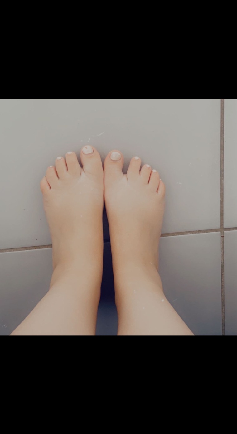 Aussie petite toes cover image