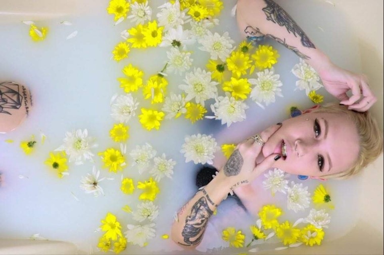Autumn Rae 🌸 banner image