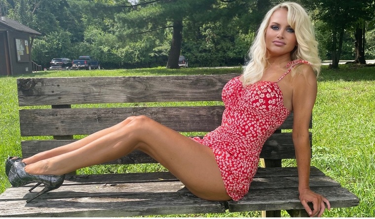 Ava Lynn Daniels banner image