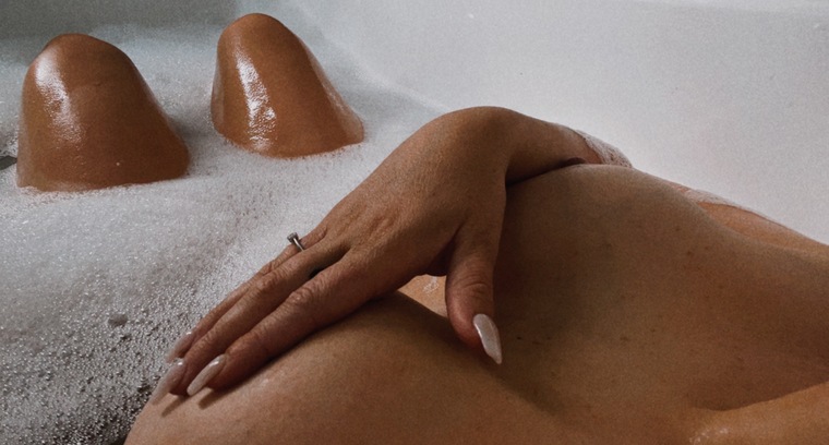 Average Blondez cover image