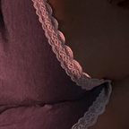 A voyeur surf girl avatar