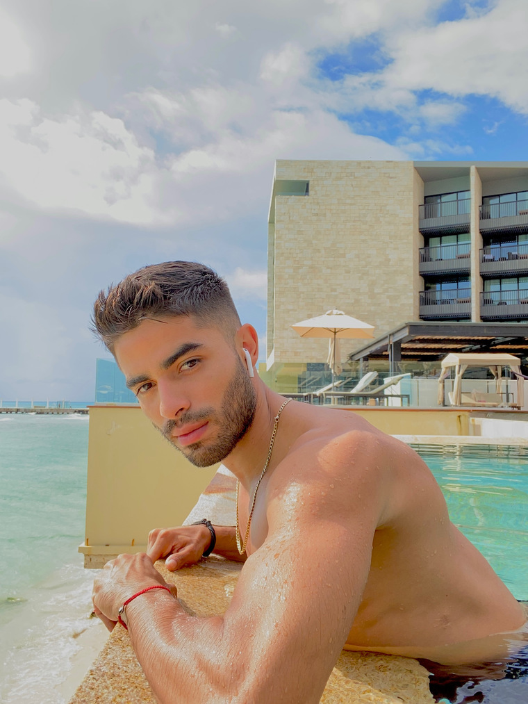 Axel Vega banner image