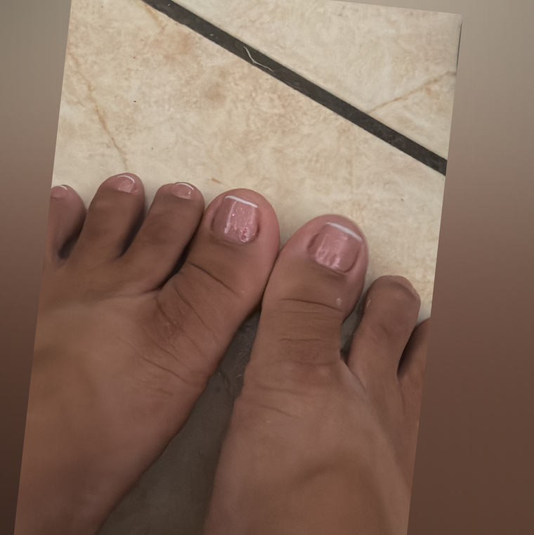 B_feet cover image