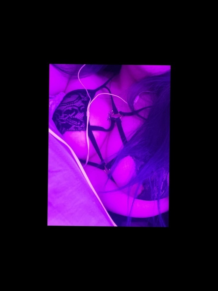 babybitch😈🔞 cover image