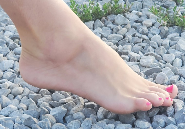 Backwoods Barefoot Babe banner image