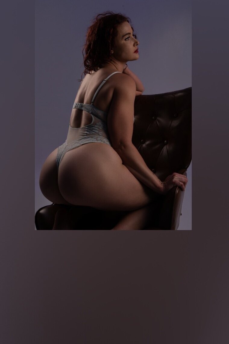 BadDakotaRose cover image