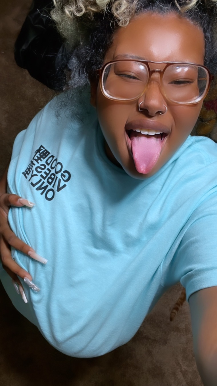 Itsellaaabihhh banner image