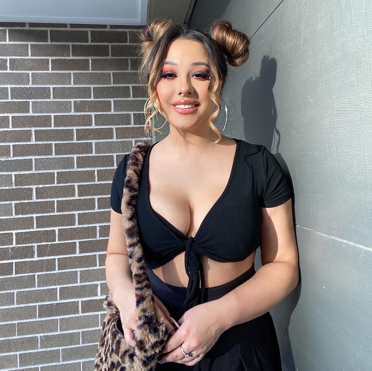 Baddie B 🔥 cover image