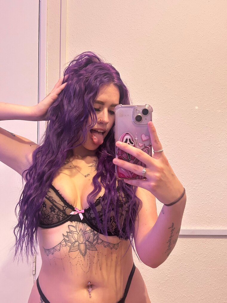 Baddestjess19👸🏻💗 cover image