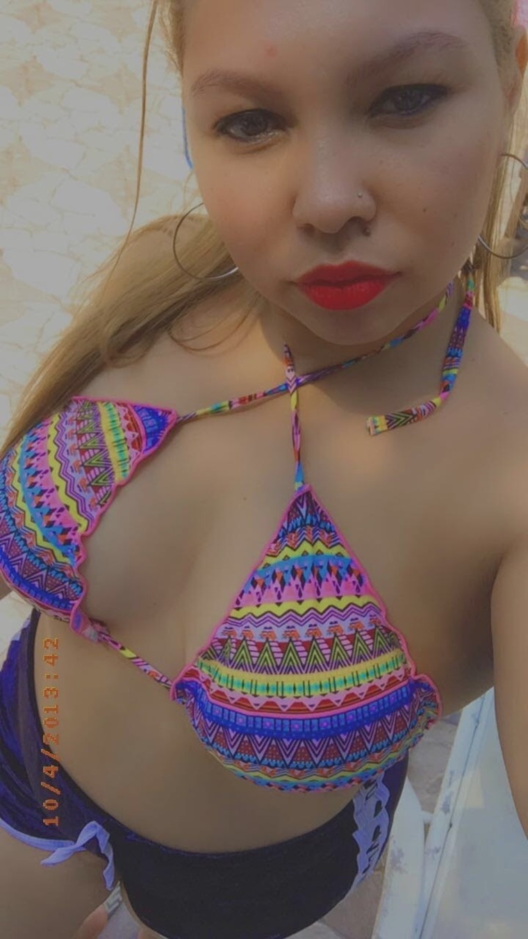 Gleicy Soares cover image