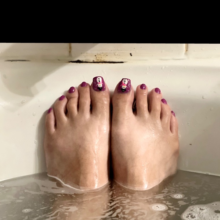 Prettytxtoes27 cover image