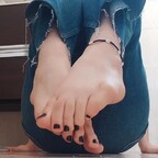 Wild flowers on my feets avatar