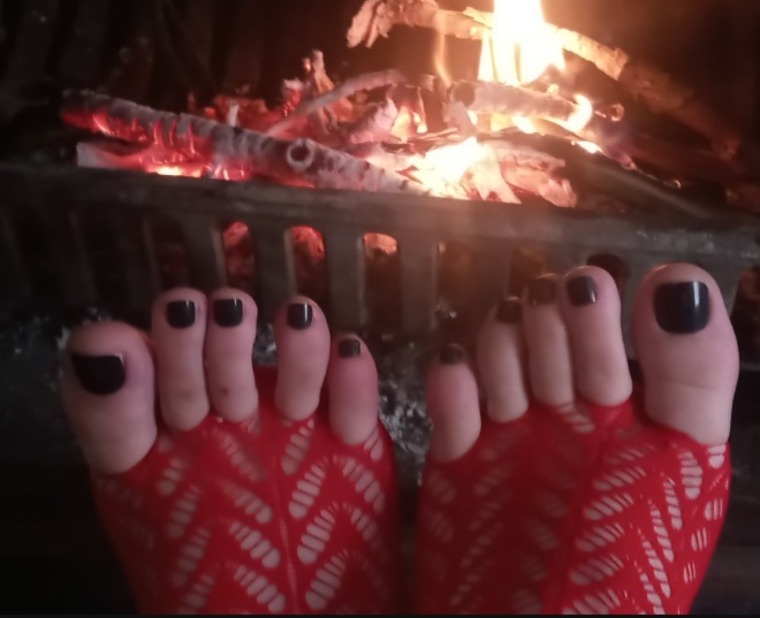 barefoot_bunny_xoxo cover image