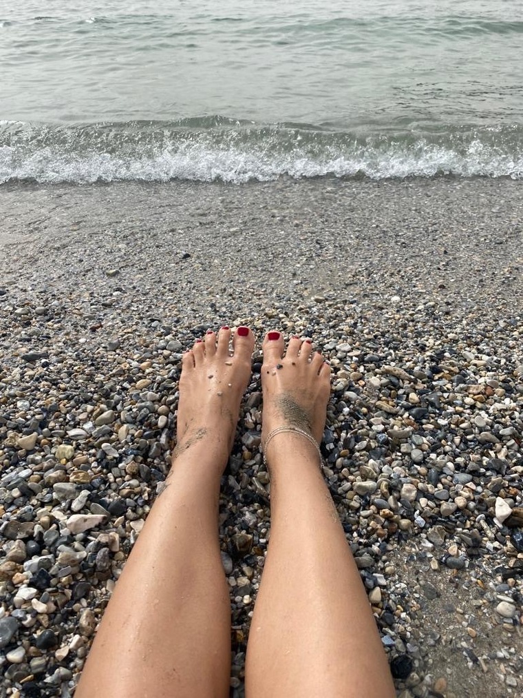 Barefootbabe2023 cover image