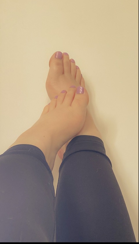 barefootbabydoll69 cover image
