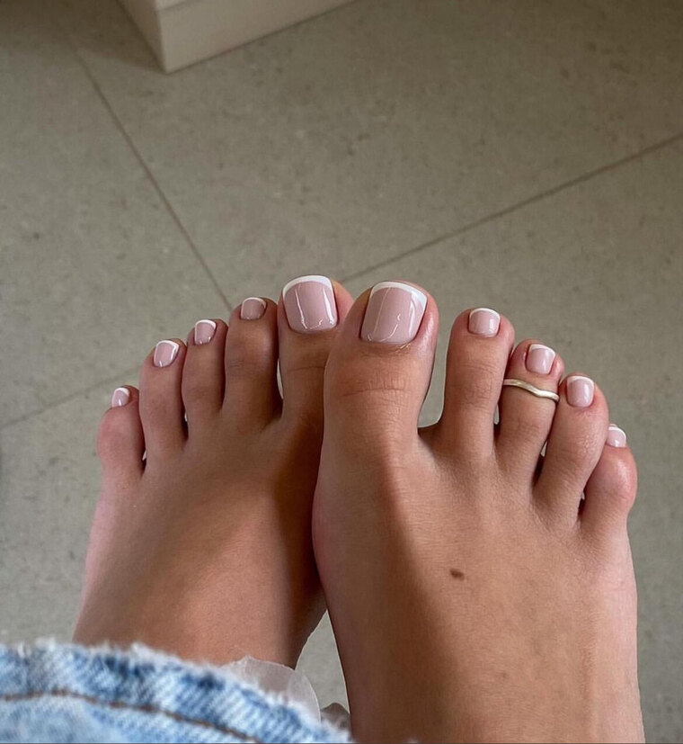 barefoot barbie 💋🦶🏻 cover image