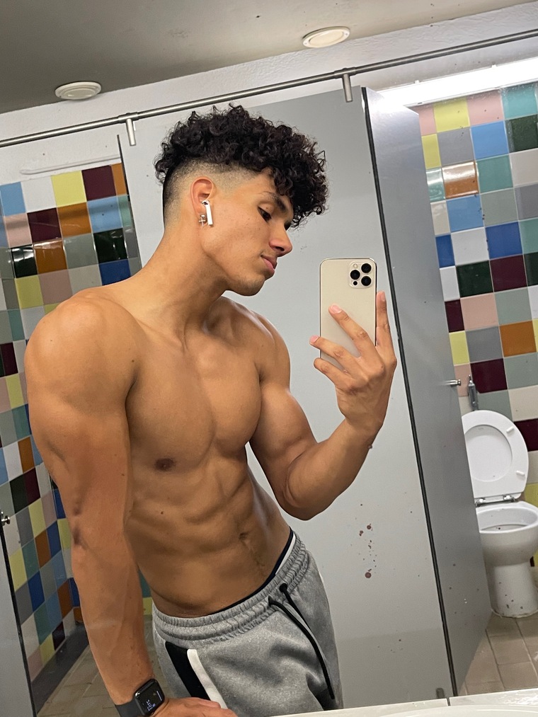 Sebastian Quiñonez banner image