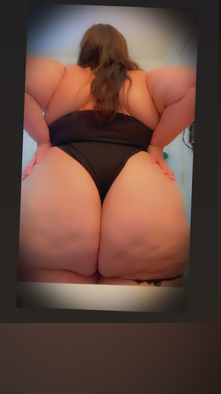 BigbootyJ cover image