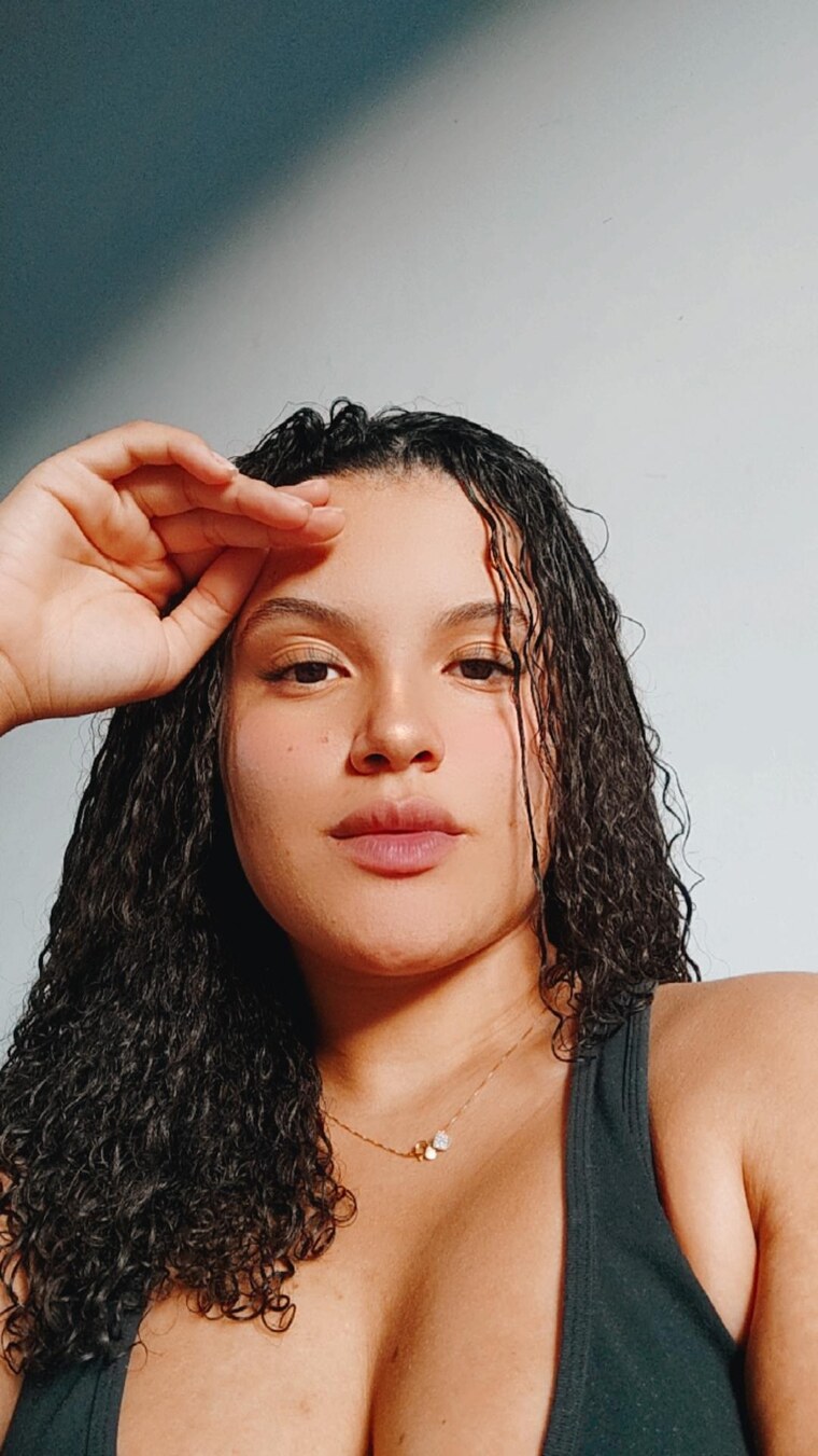 Beatriz Chagas cover image
