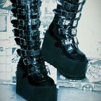 BeautifullyGothFeet avatar