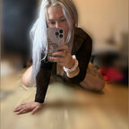 She’s a beautiful mess avatar