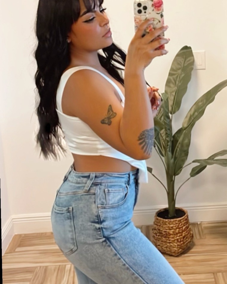 valeria reyes cover image