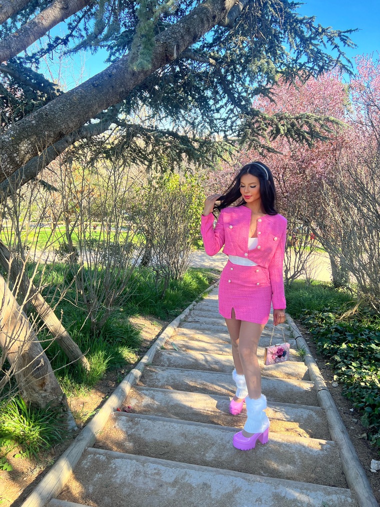 Bella🍑/ pussy/ ass/party🍭☔️ cover image