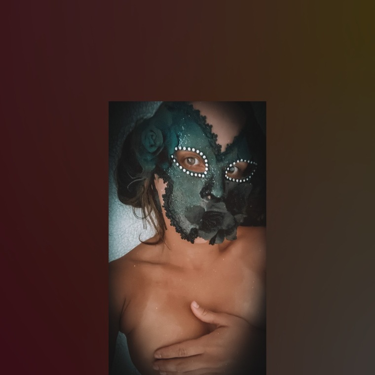 Bella Dawn Rue banner image