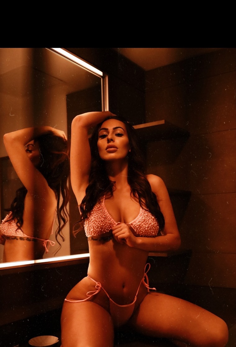 👑Bella🍑xxx cover image