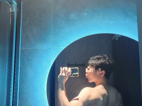 Benny😝 cover image
