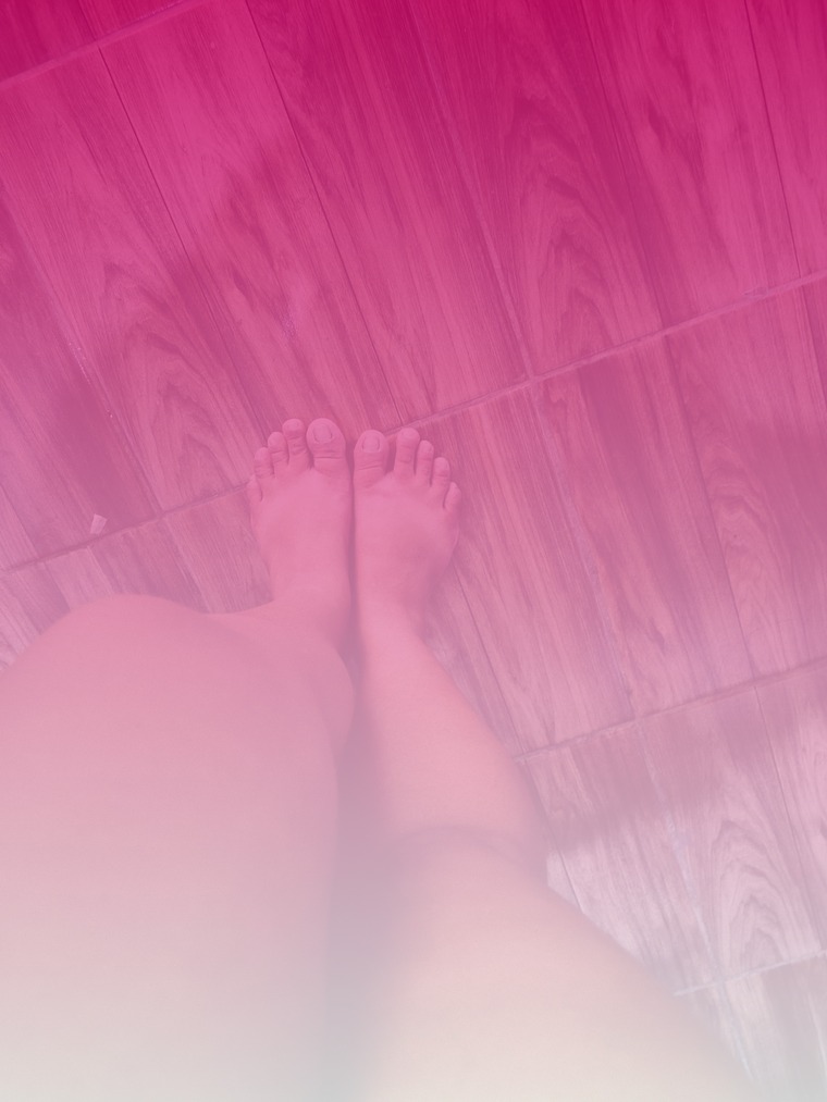 🦶🏼👣❤Love❤👣🦶🏼 cover image