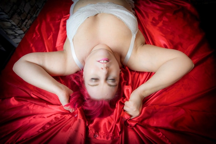 Bethany Belle ⛓️🌈👙 cover image