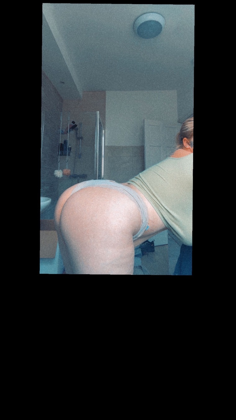 Beth🦋 cover image