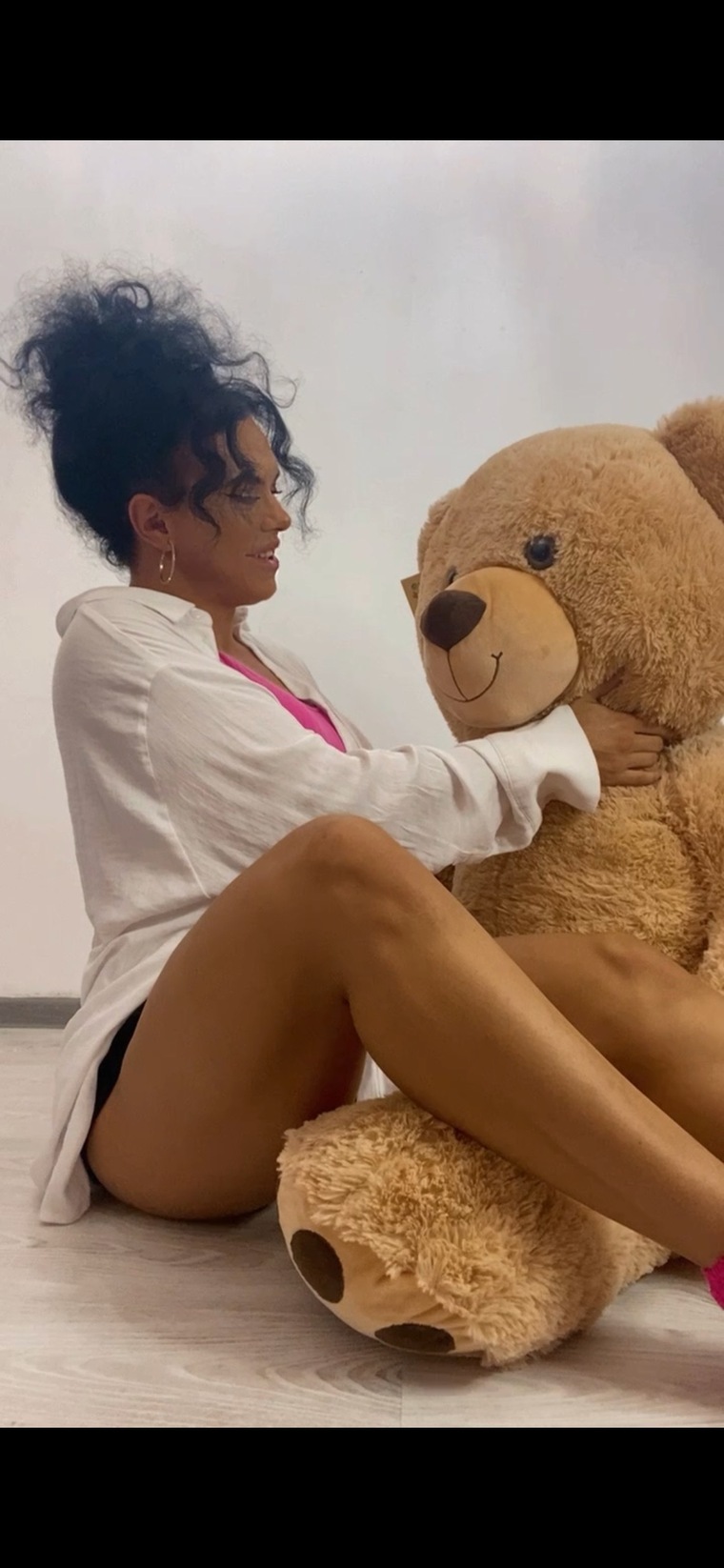 Bianca peaches banner image