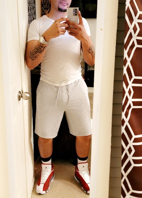 Scorpio freak .. snapchat bigfeet180 cover image