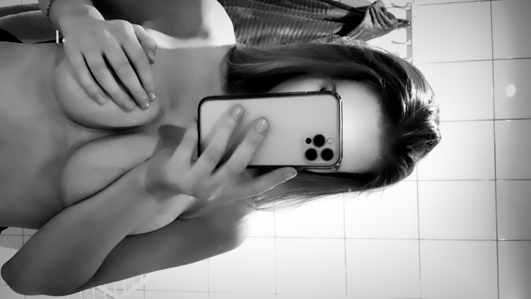 undressed VIP cover image