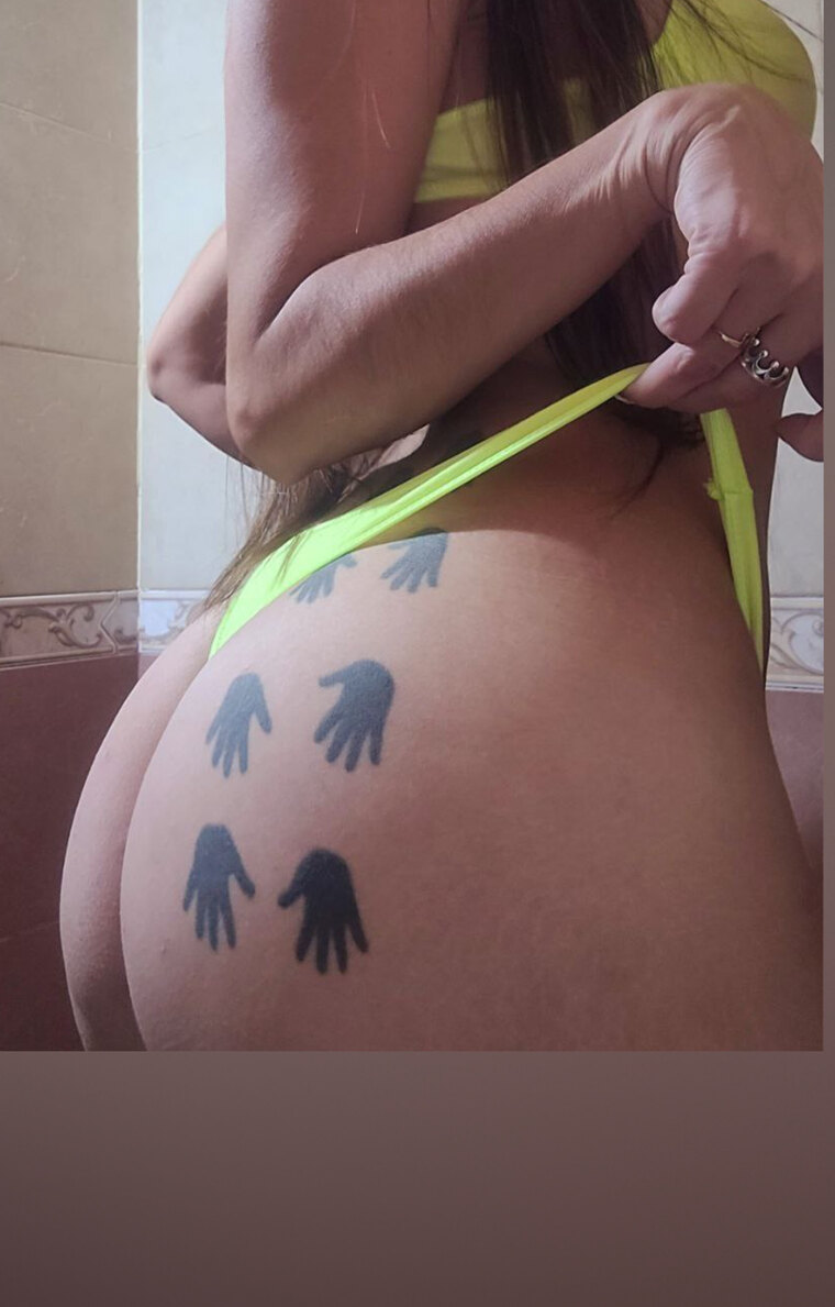 🥵𝗧𝗛𝗘 𝗤𝗨𝗘𝗘𝗡 𝗢𝗙 𝗙𝗘𝗧𝗜𝗦𝗛 🥵👅 cover image