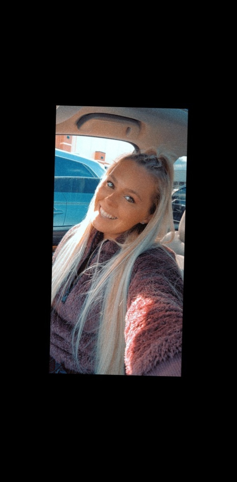 Blonde beautyyyy banner image