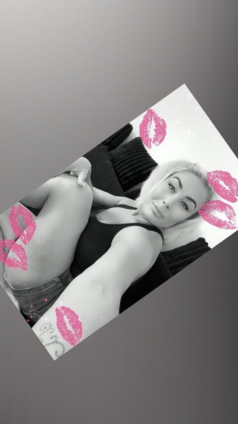 Blonde Nelly Bombshelly cover image