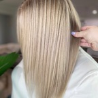 Blonde Curvy Girl avatar
