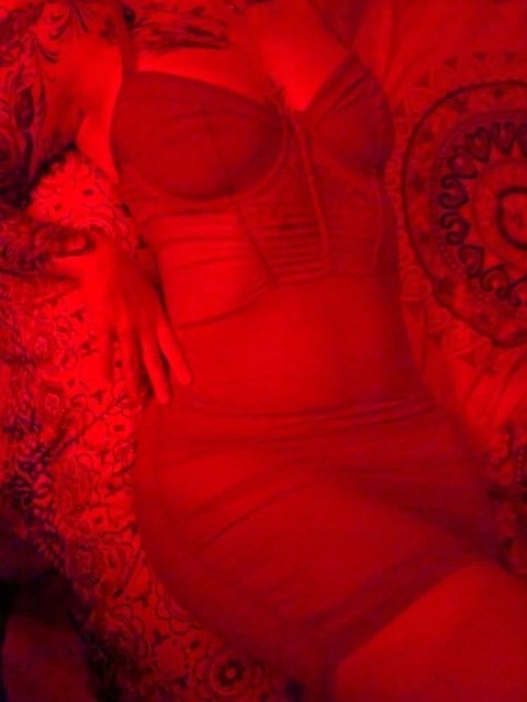 BlondeHoneyWife cover image