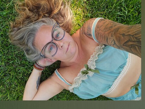 420 Lonely Housewife cover image