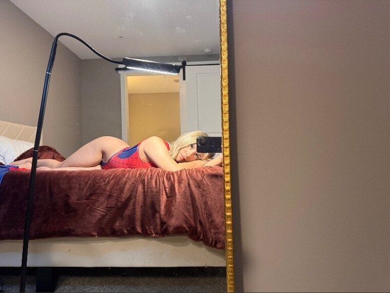 Ashley 🌶️ banner image