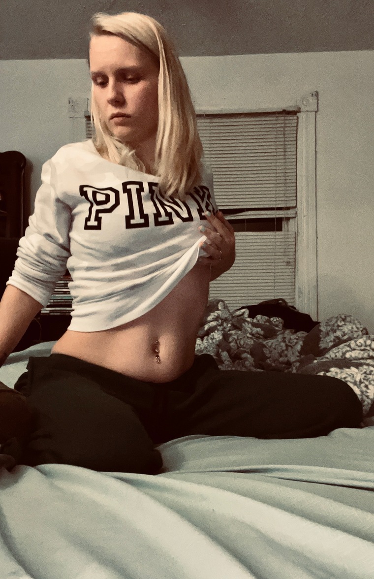 BlondeSweetie95 cover image