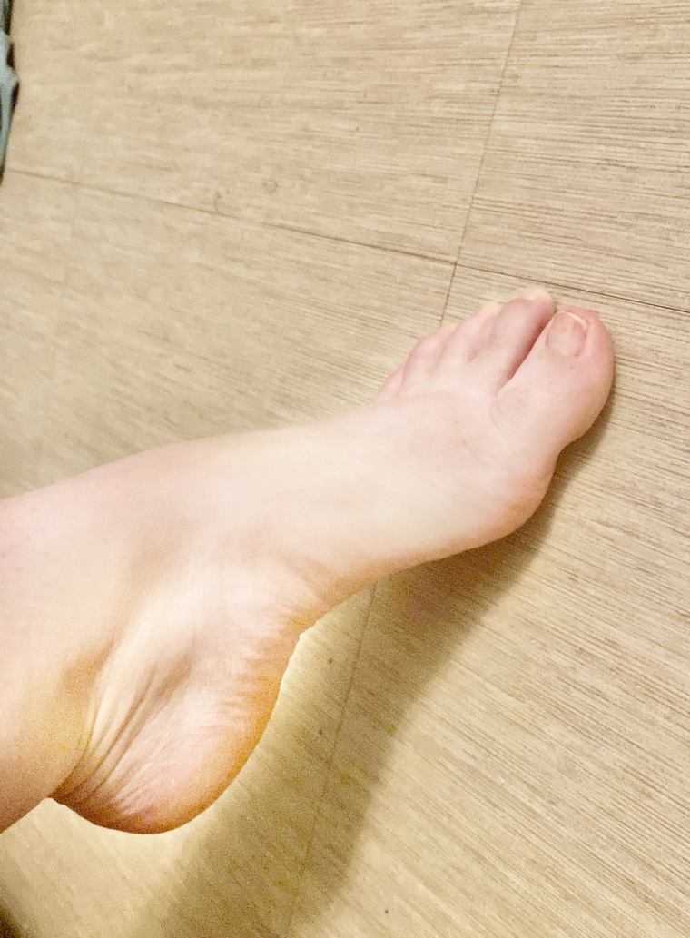 Blondewantsfeet banner image