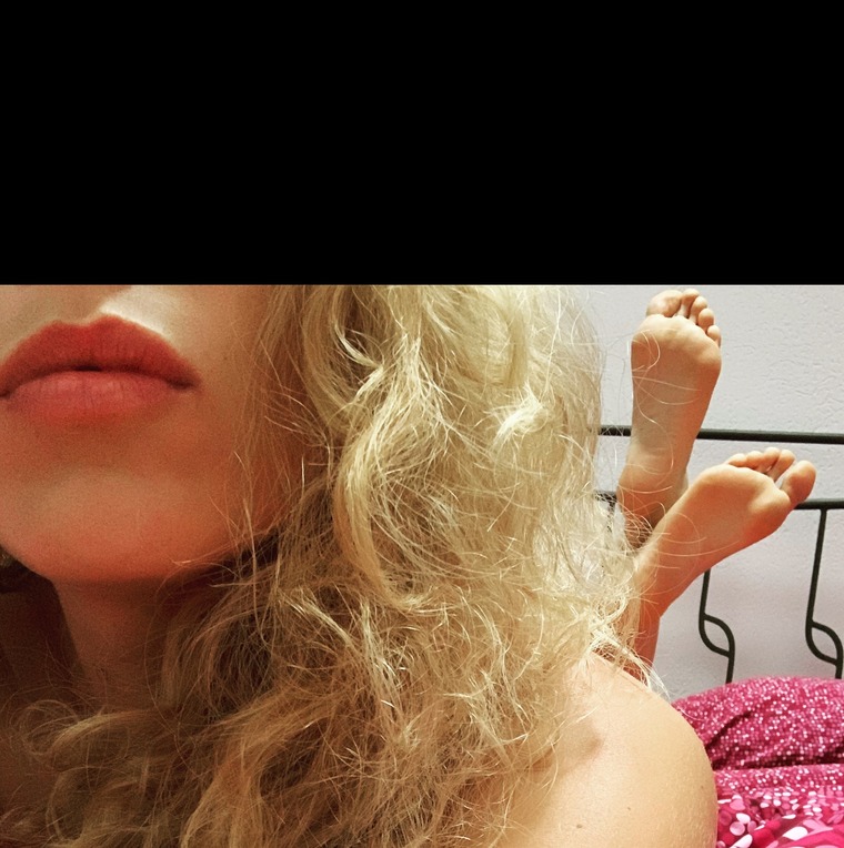 Blond Feet cover image