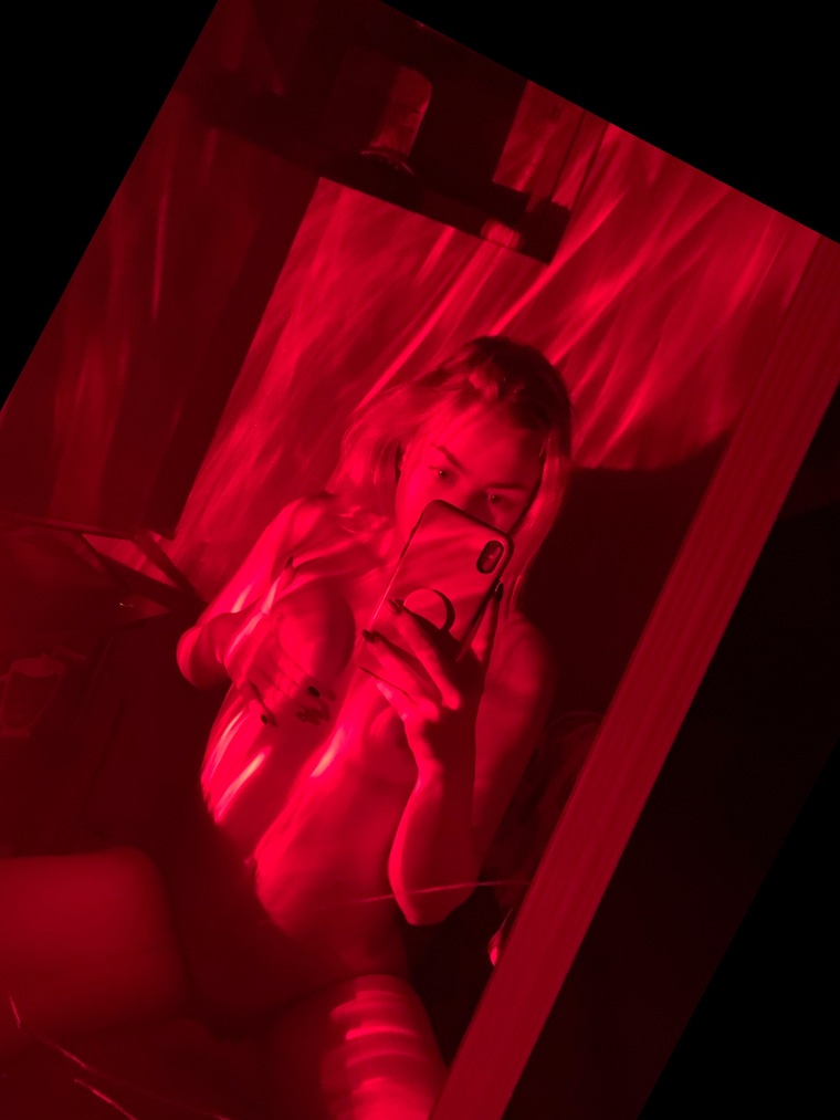 Innocentblondi2 banner image