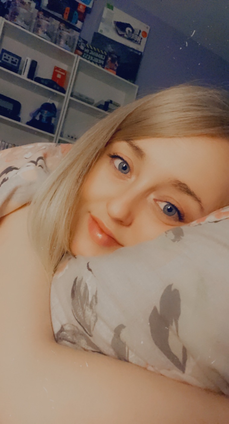 Blondiex_27_ banner image