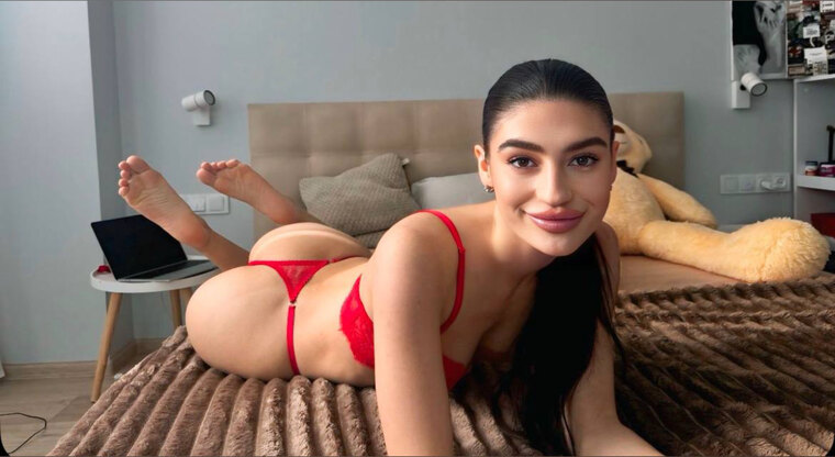 Sarah 💋 cover image