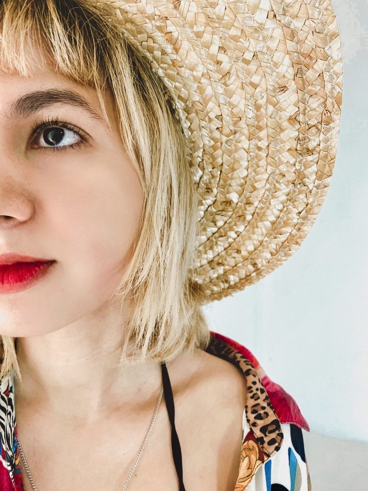 Taiane Rodrigues cover image